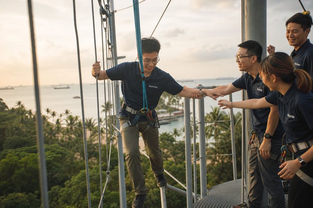 新加坡公司团建-圣淘沙高空绳索挑战项目-金溪旅行社团队拓展活动-新加坡团建方案